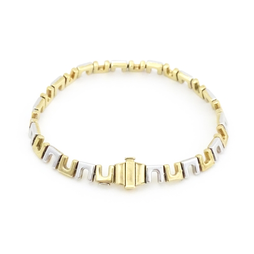 684 - A 9ct gold bracelet approx. 7 1/2