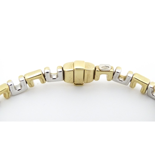 684 - A 9ct gold bracelet approx. 7 1/2