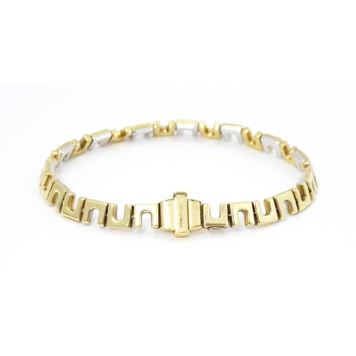 684 - A 9ct gold bracelet approx. 7 1/2