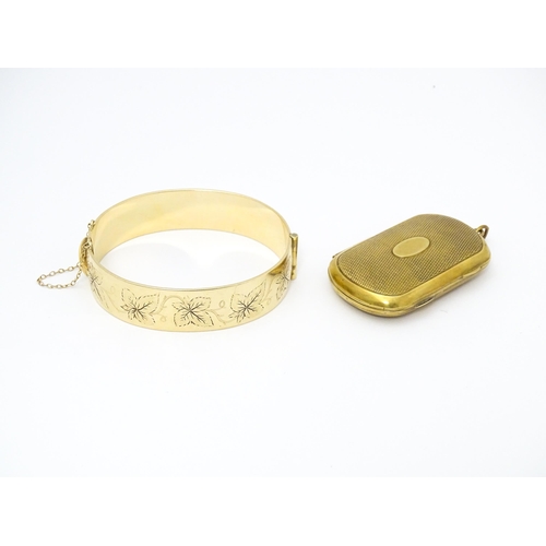 713 - A 9ct gold plated Charles S Green marked 9ct metal core together with a gilt metal etui. Approx 2