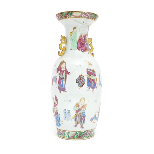 48 - A large Chinese famille rose vase with twin handles, decorated with theatrical Wu Shuang Pu figures,... 