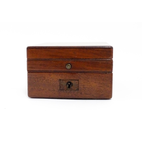 1102 - A 19thC three tier mahogany travelling pocket watch case. Approx. 2 1/4