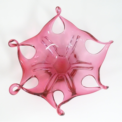 231 - A retro 20thC pink art glass centrepiece with looped edge in the manner of Josef Hospodka for Chribs... 