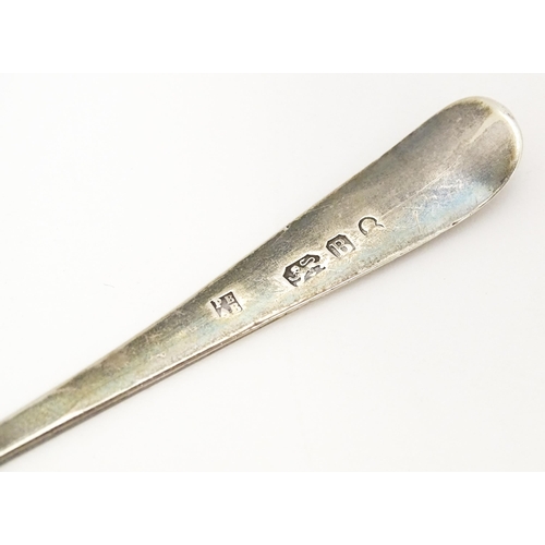 505 - Five Geo III silver teaspoons with bright cut decoration, hallmarked London 1790, maker WC. Together... 