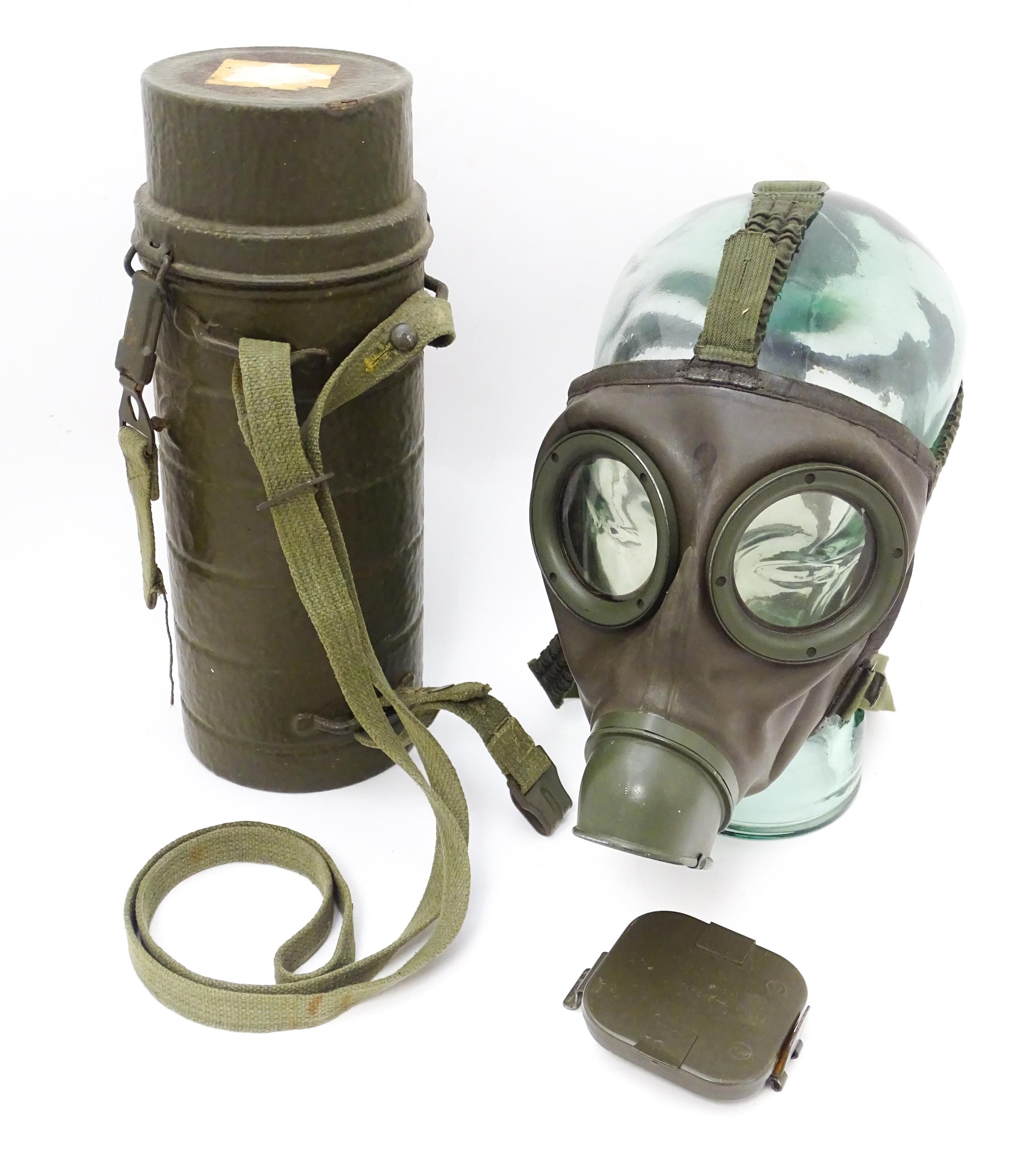 個人装備 ww2 Deutsche Gasmaske Old New 個人装備 ww2 Deutsche Gasmaske Old New WWII WW2 German