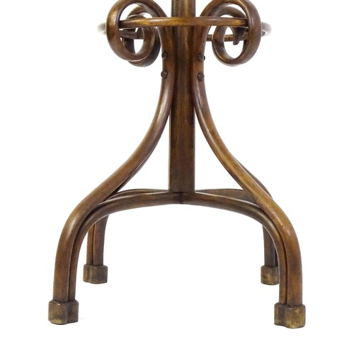 1452 - A late 19thC / early 20thC large Thonet bentwood hat stand / coat stand / stick stand, with eight S-... 