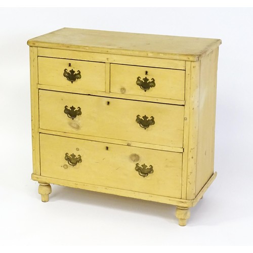 1491 - A Victorian pine chest of drawers, the moulded top above two short over two long graduated drawers w... 