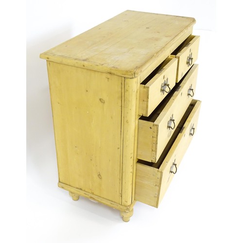 1491 - A Victorian pine chest of drawers, the moulded top above two short over two long graduated drawers w... 