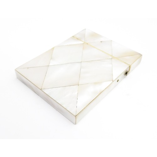 1186 - A Victorian mother of pearl card case of rectangular form. Approx. 4