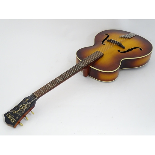 1299 - Musical Instrument : a Hofner Congress archtop acoustic guitar, serial number 12175 (1959-1962.) Con... 