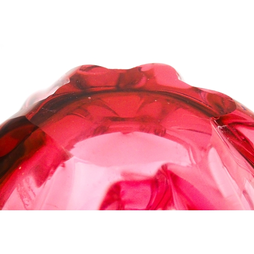 231 - A retro 20thC pink art glass centrepiece with looped edge in the manner of Josef Hospodka for Chribs... 