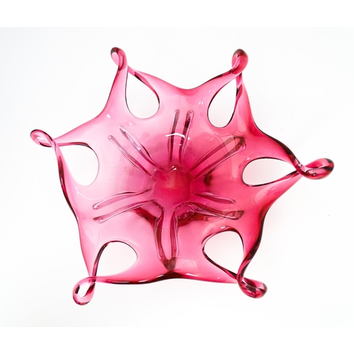 231 - A retro 20thC pink art glass centrepiece with looped edge in the manner of Josef Hospodka for Chribs... 