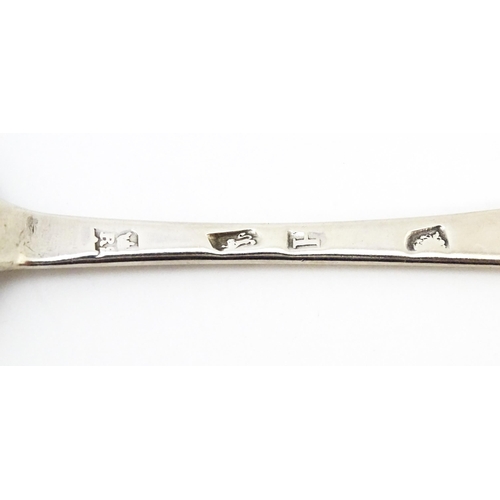 445 - A Geo I silver Hanoverian rats tail spoon hallmarked London 1723, maker Richard Scarlett. Approx. 8