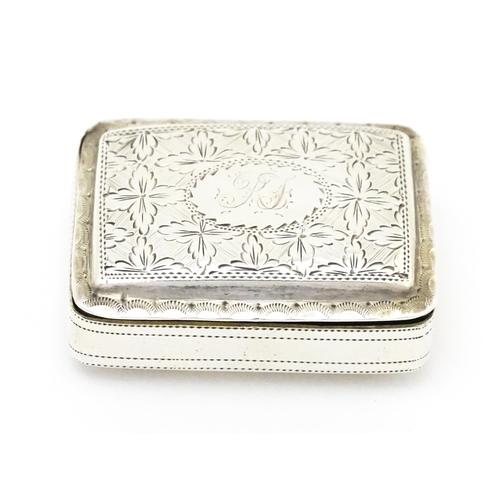 448 - A Geo III silver pill box / vinaigrette case hallmarked Birmingham 1818, maker John Betteridge. Appr... 