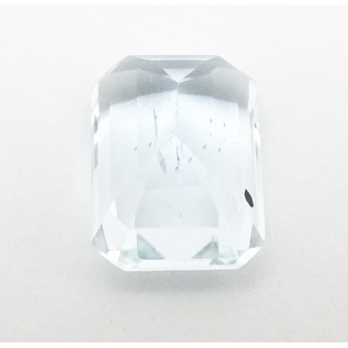 731 - An aquamarine stone. Unmounted. Approx 1/2