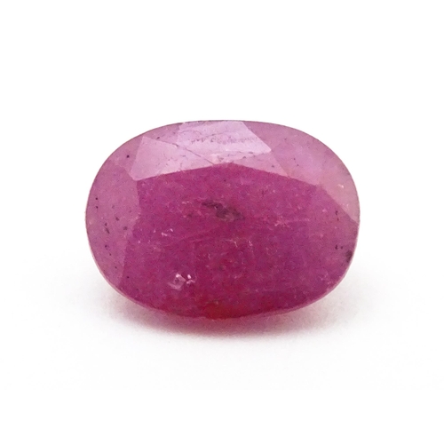 738 - A red spinel stone. Unmounted. Approx 3/8