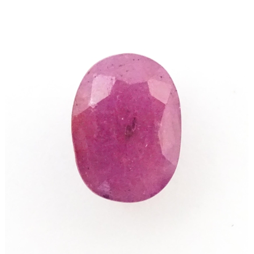 738 - A red spinel stone. Unmounted. Approx 3/8