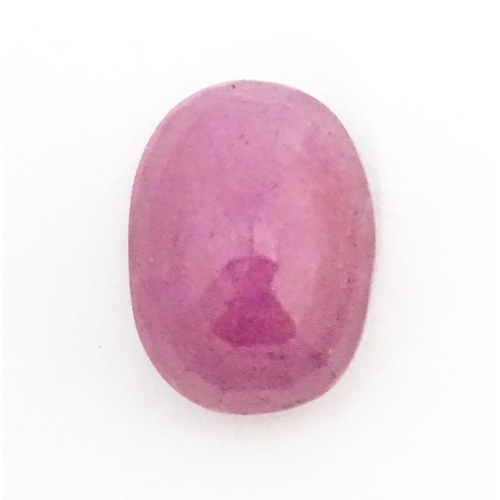 738 - A red spinel stone. Unmounted. Approx 3/8