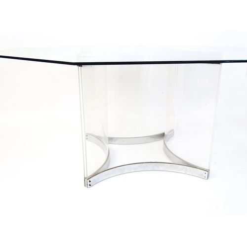 1457 - Mid Century Modern: An Alessandro Albrizzi designed dining table with an octagonal glass top. 60