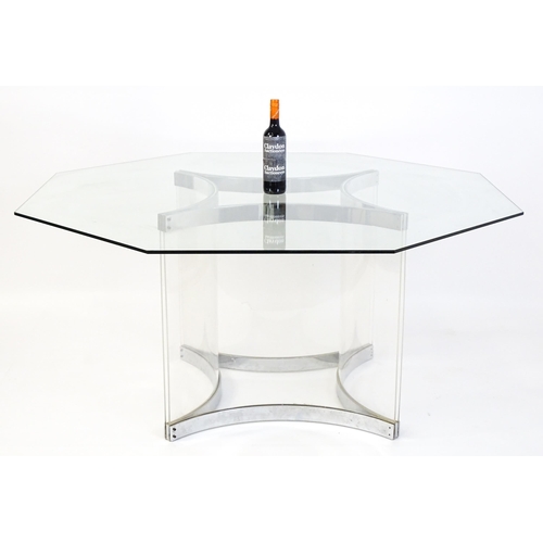 1457 - Mid Century Modern: An Alessandro Albrizzi designed dining table with an octagonal glass top. 60