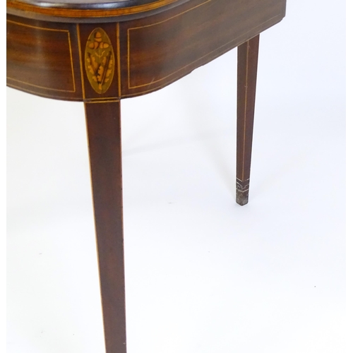 1444 - A late Georgian mahogany card table / tea table, with decorative stringing to the top and satinwood ... 