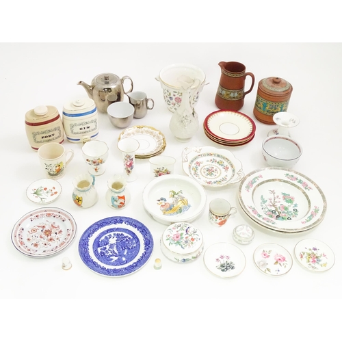 163 - A quantity of assorted ceramics to include items by Wedgwood, Coalport, Aynsley, Royal Worcester, Mi... 