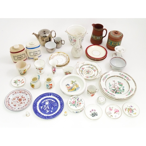 163 - A quantity of assorted ceramics to include items by Wedgwood, Coalport, Aynsley, Royal Worcester, Mi... 