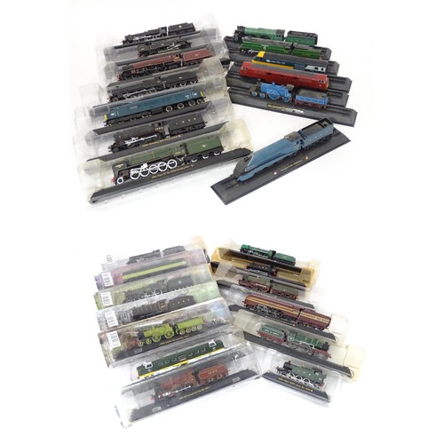 169 - Toys - Model Railway / Train Interest: A quantity of assorted display / collectors trains / locomoti... 