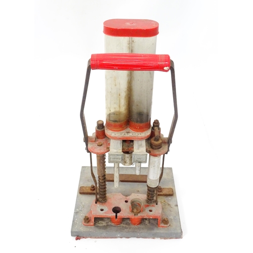 284 - A Lyman Easy shotgun cartridge reloading press, approx 22