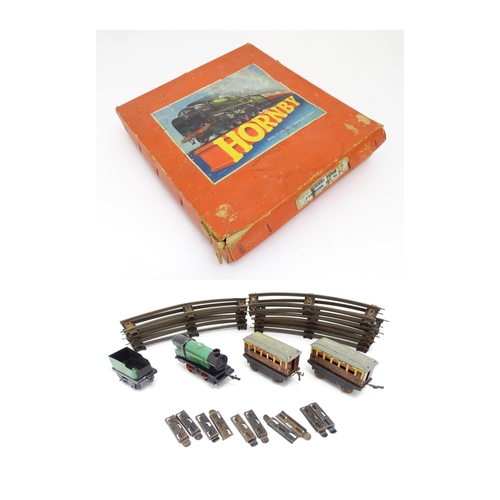 296 - Toys - Model Train / Railway Interest : A Hornby tinplate clockwork O Gauge Passenger Set, no. 31, c... 