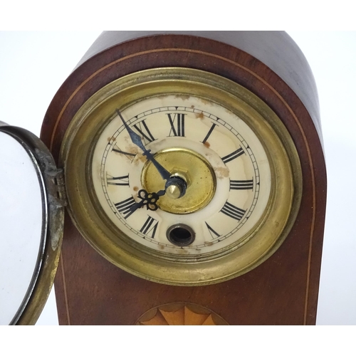 389 - A quantity of assorted clocks and clock parts etc. to include mantle clocks, etc. Largest approx. 13... 