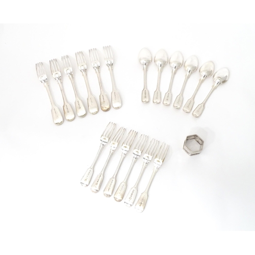 513 - A quantity of assorted silver plate flatware / cutlery by Elkington & Co. Together with a silver nap... 