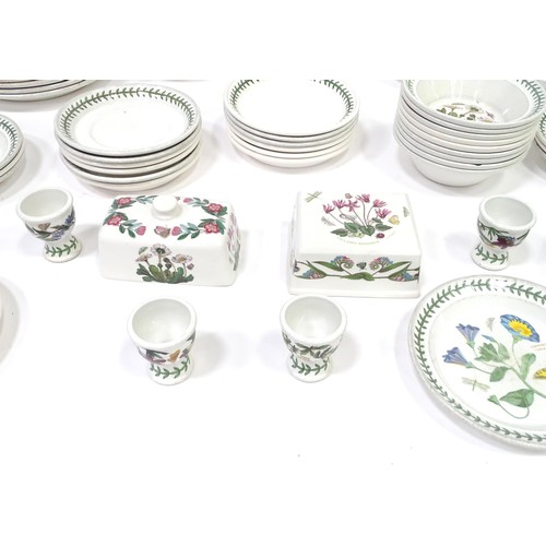 382 - A quantity of Portmeirion dinner wares in the Botanic Garden pattern, to include plates, bowls, dish... 