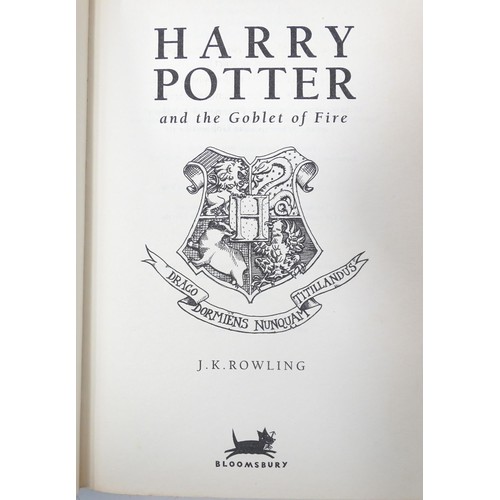 399 - Books: Six Harry Potter books, comprising Harry Potter and the Philosopher's Stone, Harry Potter and... 