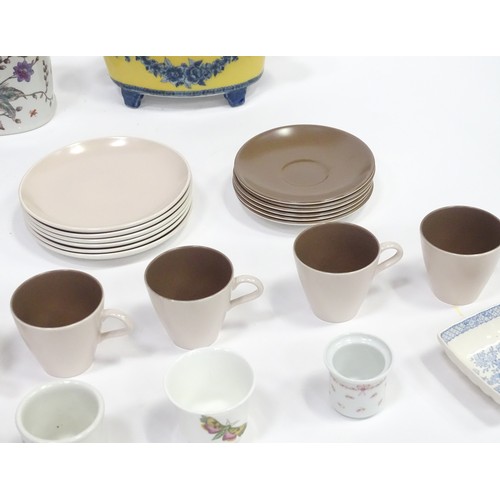 467 - A quantity of assorted ceramics to include Poole pottery tea wares, Rosenthal studio-linie by Bjorn ... 