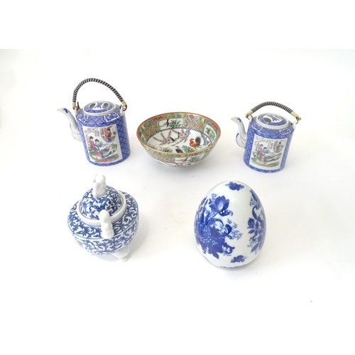 161 - A quantity of assorted Oriental ceramics etc. to include bowl, teapot, censer etc.