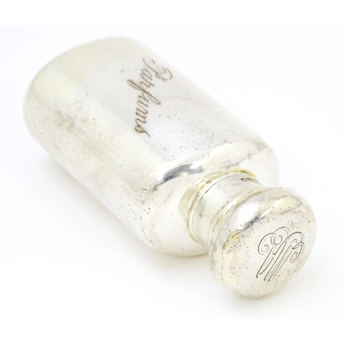 336 - A silver scent bottle hallmarked London 1904, maker Mappin & Webb Ltd. Approx. 3 1/2