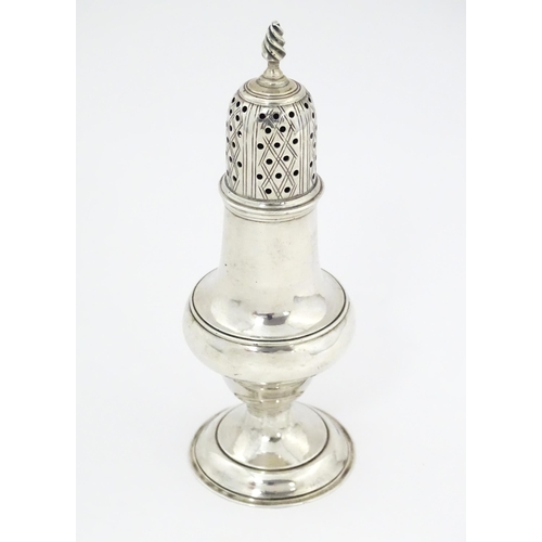 357 - A silver sugar caster / shaker hallmarked London 1783, maker Thomas Shepherd. Approx. 5 3/4