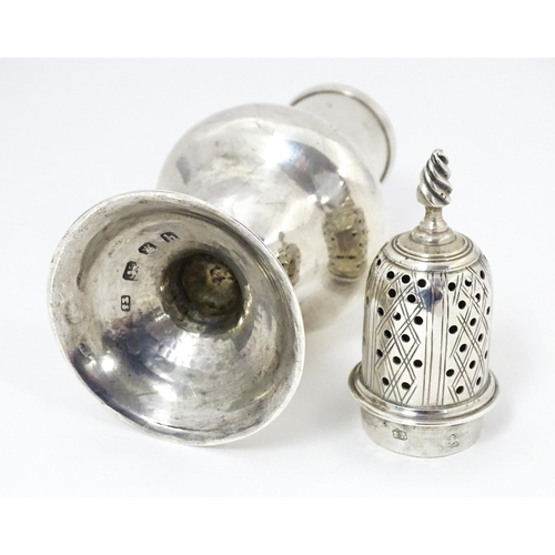 357 - A silver sugar caster / shaker hallmarked London 1783, maker Thomas Shepherd. Approx. 5 3/4