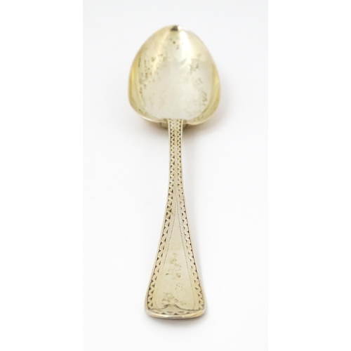 370 - A Victorian silver dessert spoon hallmarked Sheffield 1874, maker William Hutton & Sons (Thomas Hutt... 