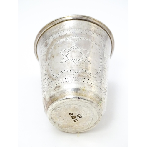 382 - Judaica Interest: A silver kiddish cup hallmarked London 1922, maker Rosenzweig, Taitelbaum & Co. Ap... 