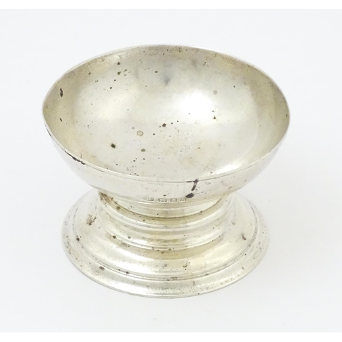 384 - A silver ice cream dish hallmarked London 1918, maker Theodore Rossi. Approx. 2