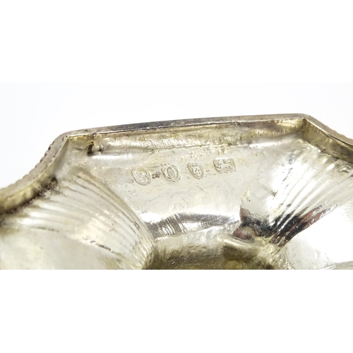 442 - A Geo III silver sugar basket hallmarked London 1789. Approx. 6