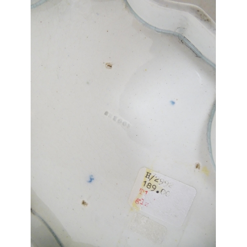 111 - A Rogers blue and white dish of shaped form in the Monopteros pattern. Impressed marks under. Approx... 