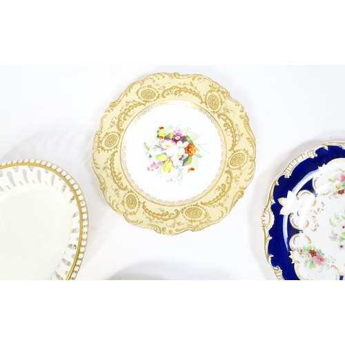 263 - A quantity of assorted dessert wares to include Victorian dessert plates with floral decoration, etc... 