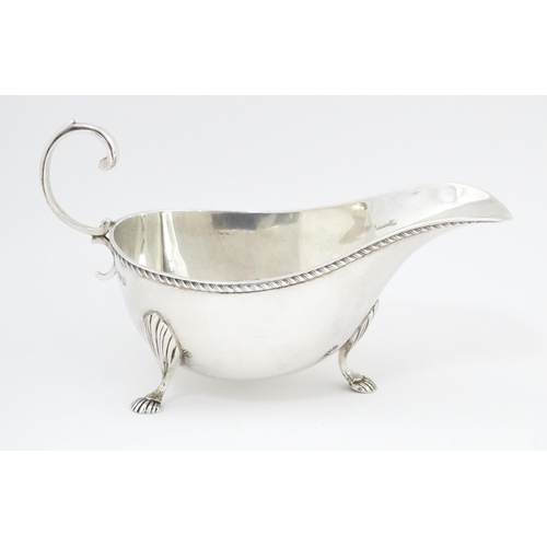 622 - A silver sauce boat hallmarked Chester 1912, maker Jay Richard Attenborough Co. Ltd. Approx. 6 1/2