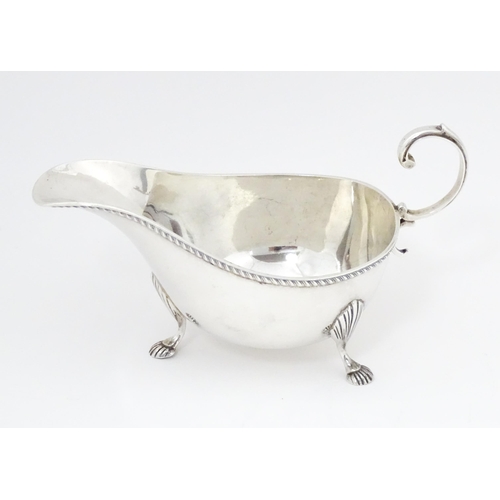 622 - A silver sauce boat hallmarked Chester 1912, maker Jay Richard Attenborough Co. Ltd. Approx. 6 1/2