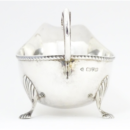 622 - A silver sauce boat hallmarked Chester 1912, maker Jay Richard Attenborough Co. Ltd. Approx. 6 1/2