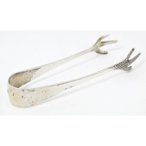 623 - Assorted silver items to include a caddy spoon hallmarked Sheffield 1953, maker James Dixon & Sons L... 