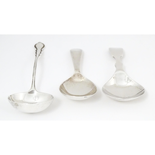 623 - Assorted silver items to include a caddy spoon hallmarked Sheffield 1953, maker James Dixon & Sons L... 